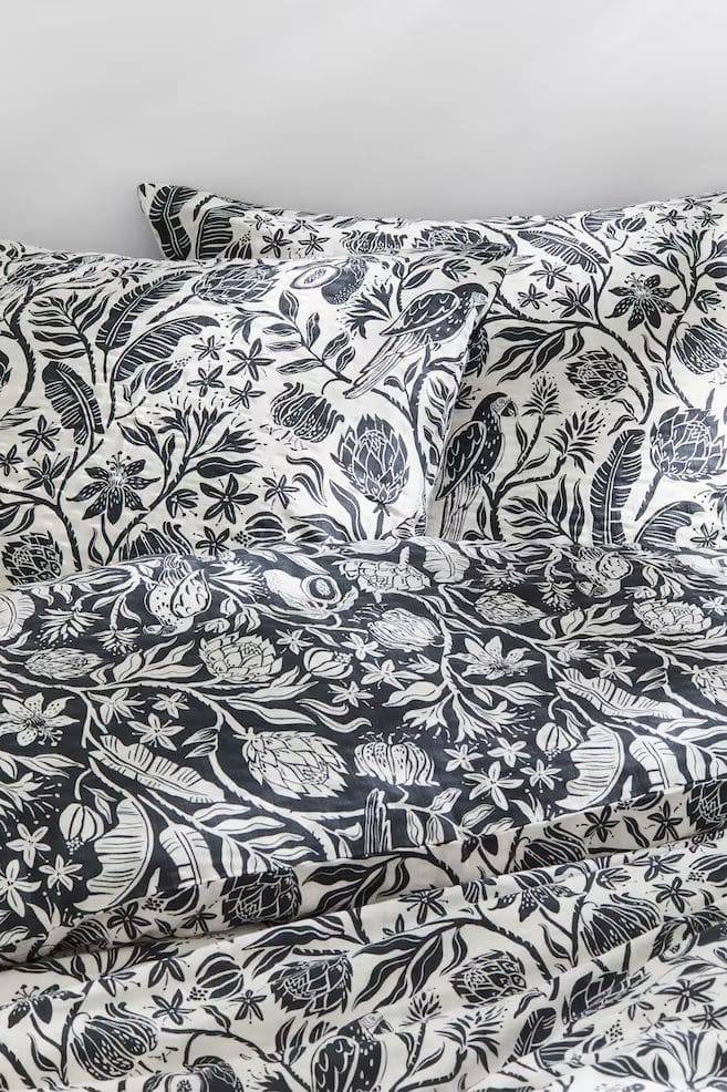 Black and White foliage print bedding