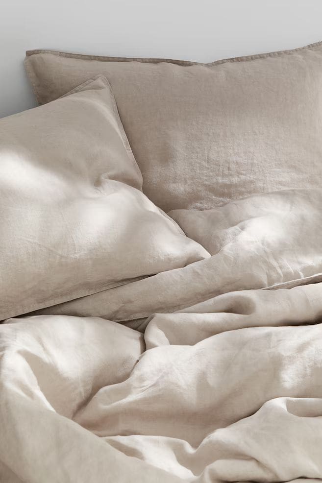 Beige linen bedding