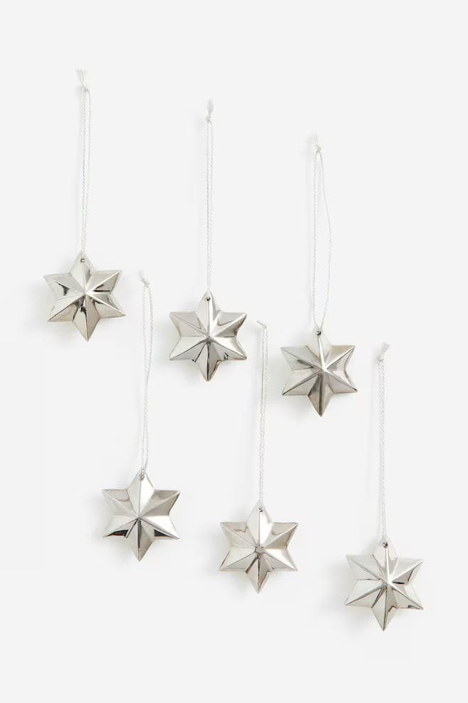 Shiny silver star tree decorations